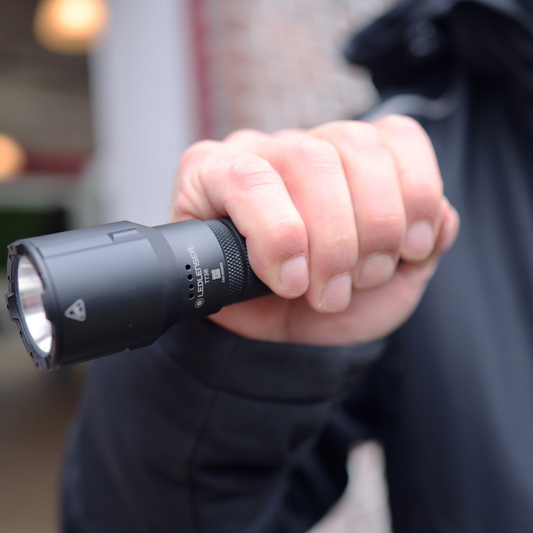 TT3R Tactical Rechargeable Torch 2025, 1900 Lumens