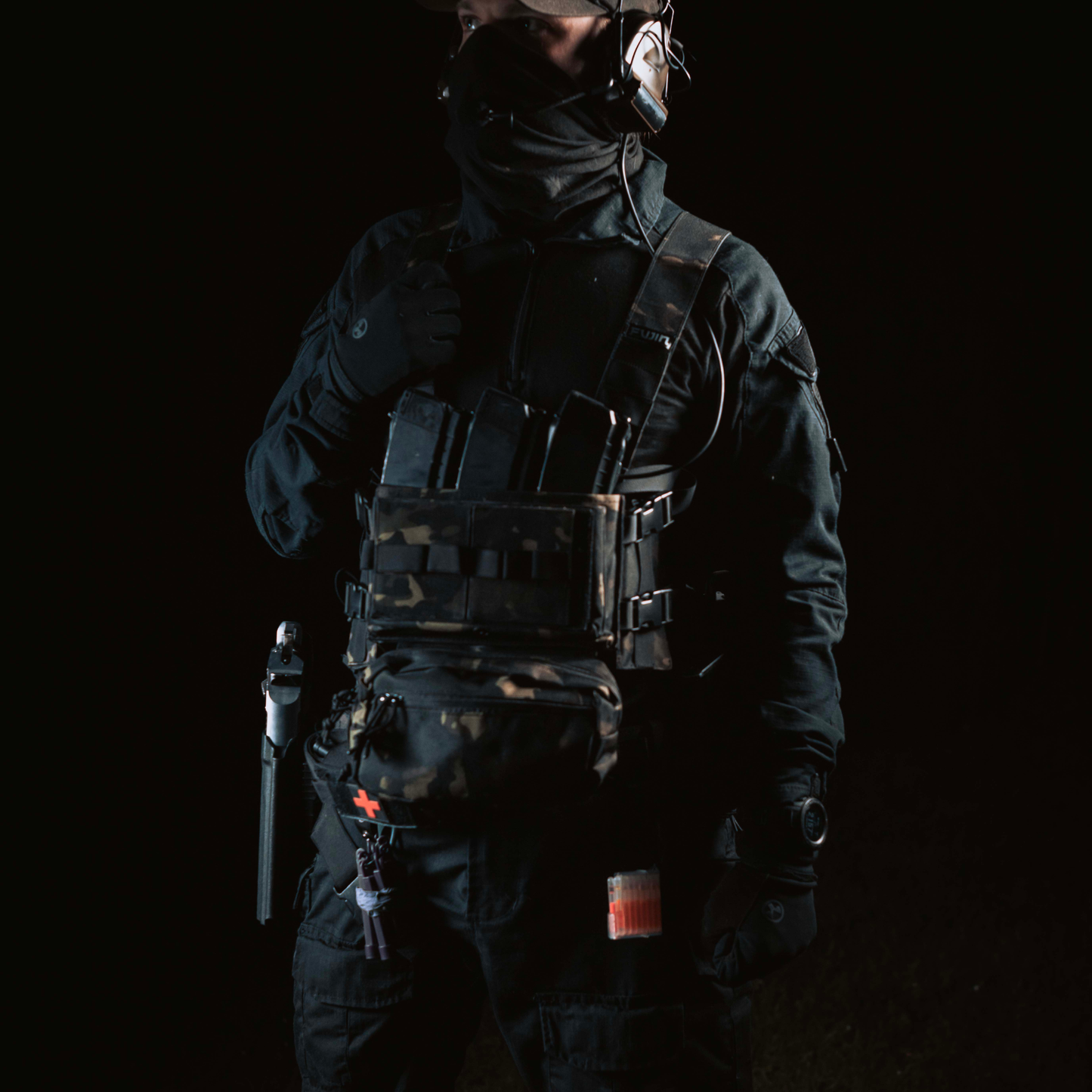 Fujin TENKU-S6 modular chest rig, front view